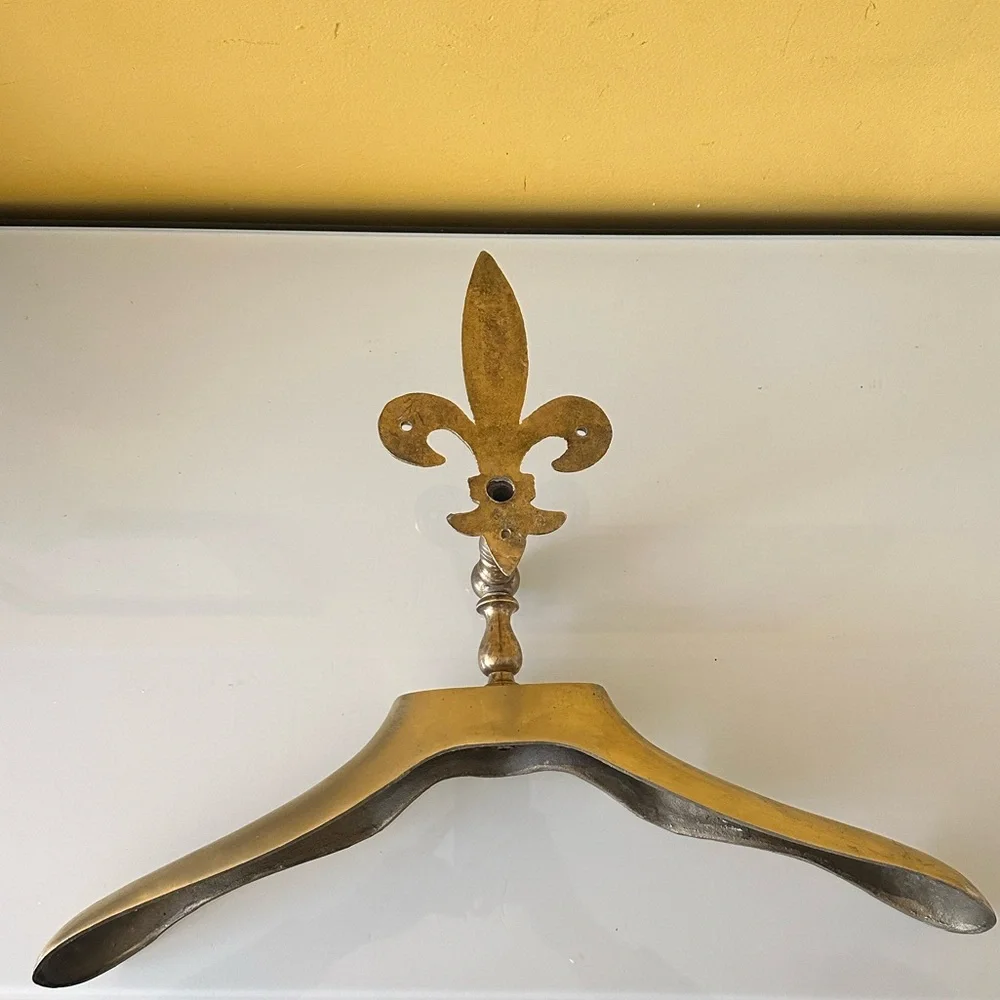 Solid Brass Polished Gold Tone Fleur-de-Lis Wall Mount Hanger